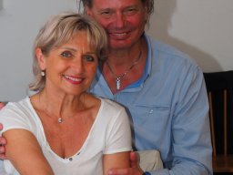 Künstler helfen Kinder - Mit Musik zur Menschlichkeit